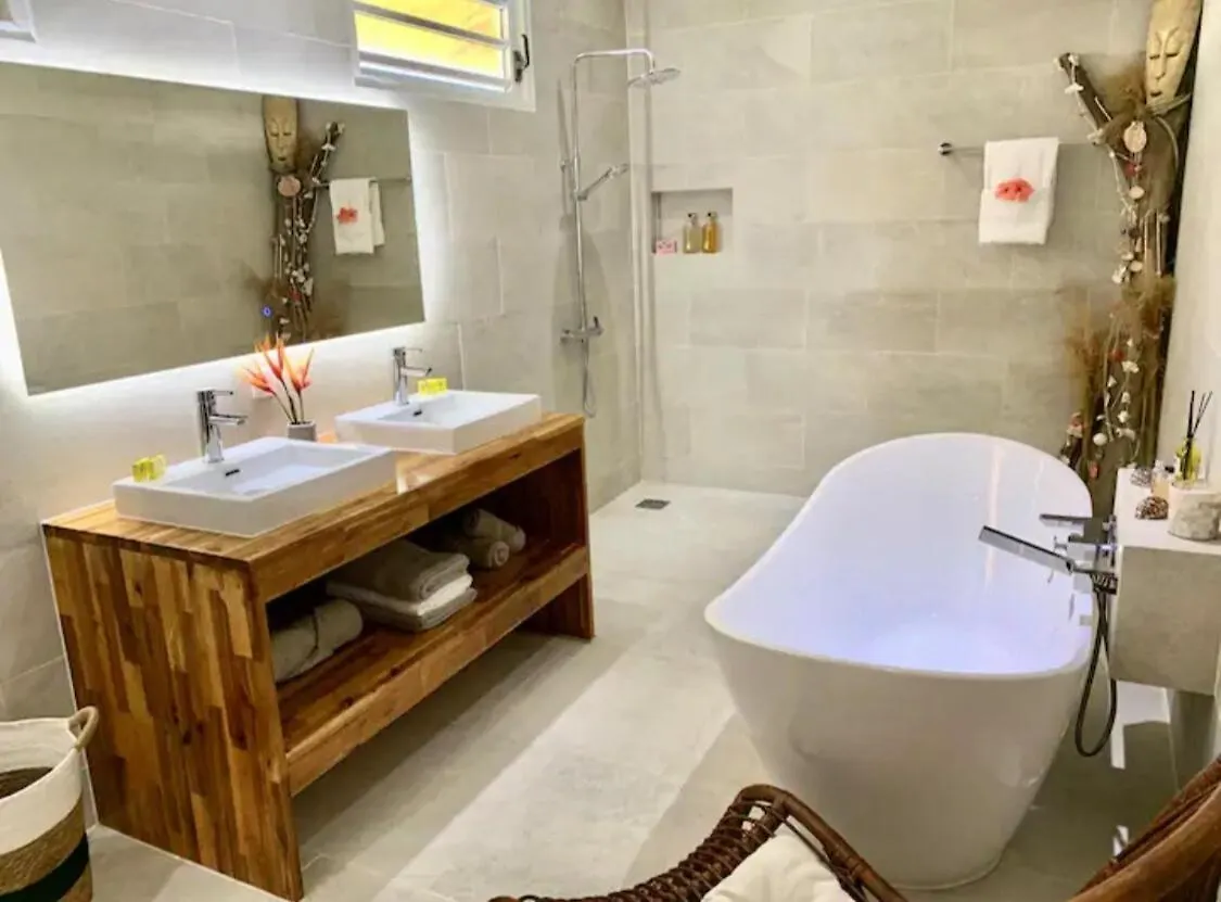 Holiday House Nuupure - Acces Plage Privee & Terrain De Pickelball Maatea